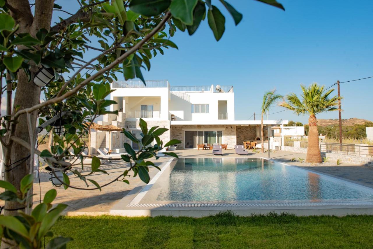 Villa Pnoe Seaside Kalamaki  Exteriör bild