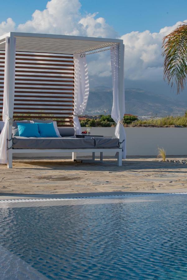 Villa Pnoe Seaside Kalamaki  Exteriör bild
