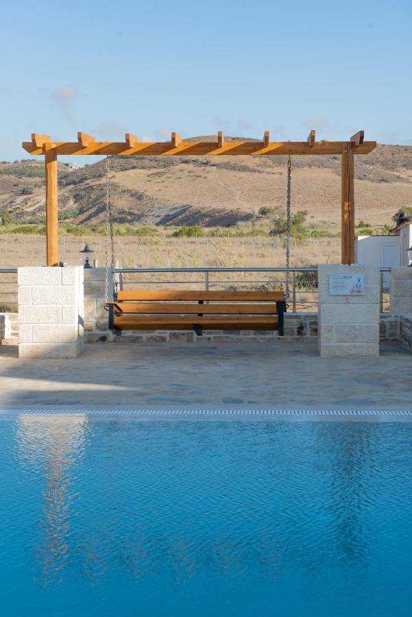 Villa Pnoe Seaside Kalamaki  Exteriör bild