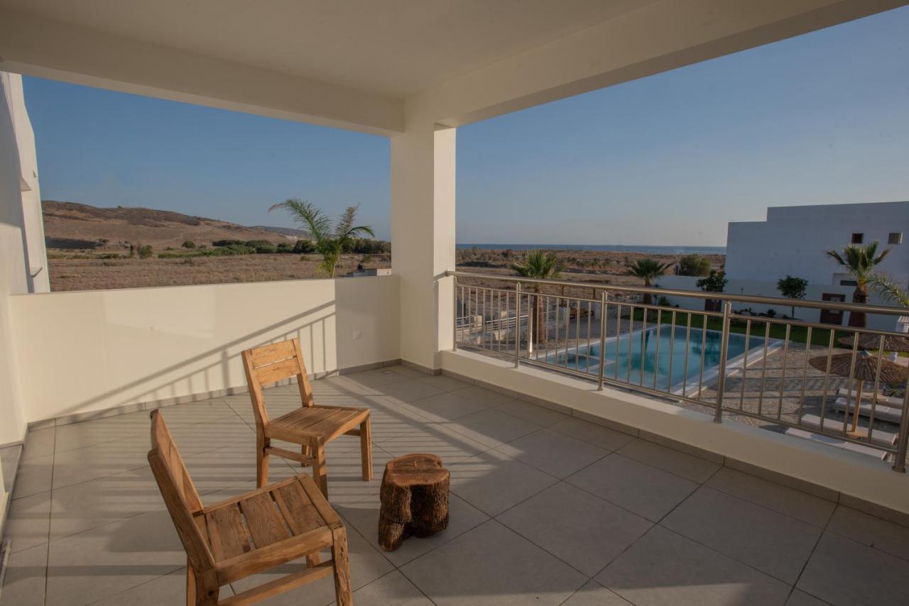 Villa Pnoe Seaside Kalamaki  Exteriör bild