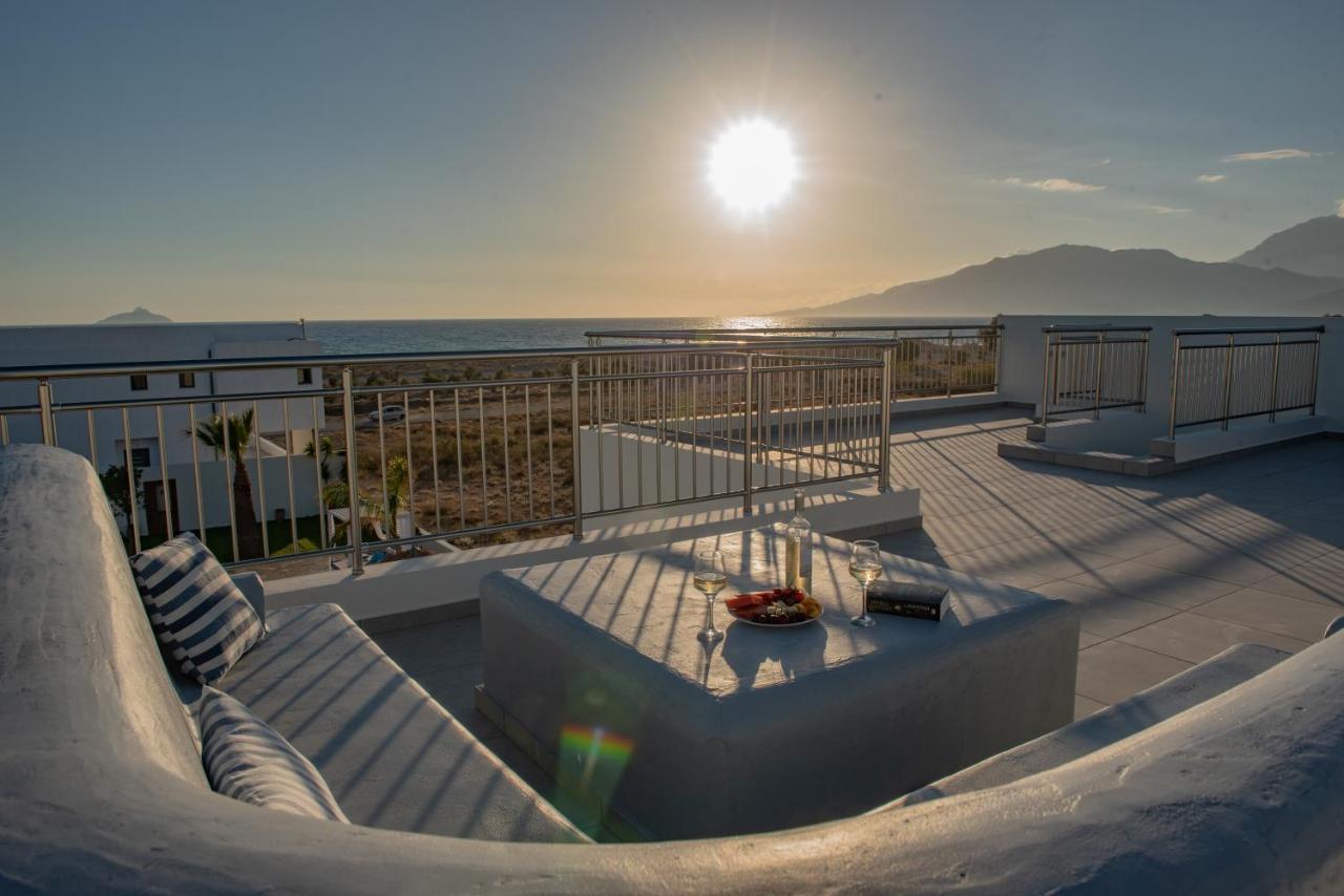 Villa Pnoe Seaside Kalamaki  Exteriör bild